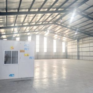 SE ARRIENDA GRAN BODEGA EN PARQUE INDUSTRIAL EN AV. ALESSANDRI, CURICÓ.