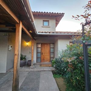 SE VENDE CASA EN SECTOR AVENIDA ESPAÑA, CURICÓ