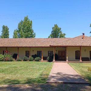 SE VENDE CASA PATRONAL EN SECTOR SAN RAFAEL DE TENO, PROVINCIA DE CURICÓ.