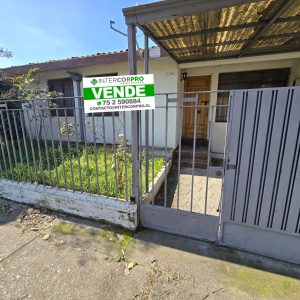 SE VENDE CASA EN CALLE YUNGAY ESQUINA DR. OSORIO, CURICÓ.