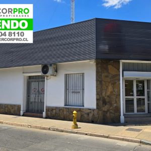 SE ARRIENDA CÉNTRICA PROPIEDAD COMERCIAL EN CALLE MERCED ESQUINA MEMBRILLAR, CURICÓ.